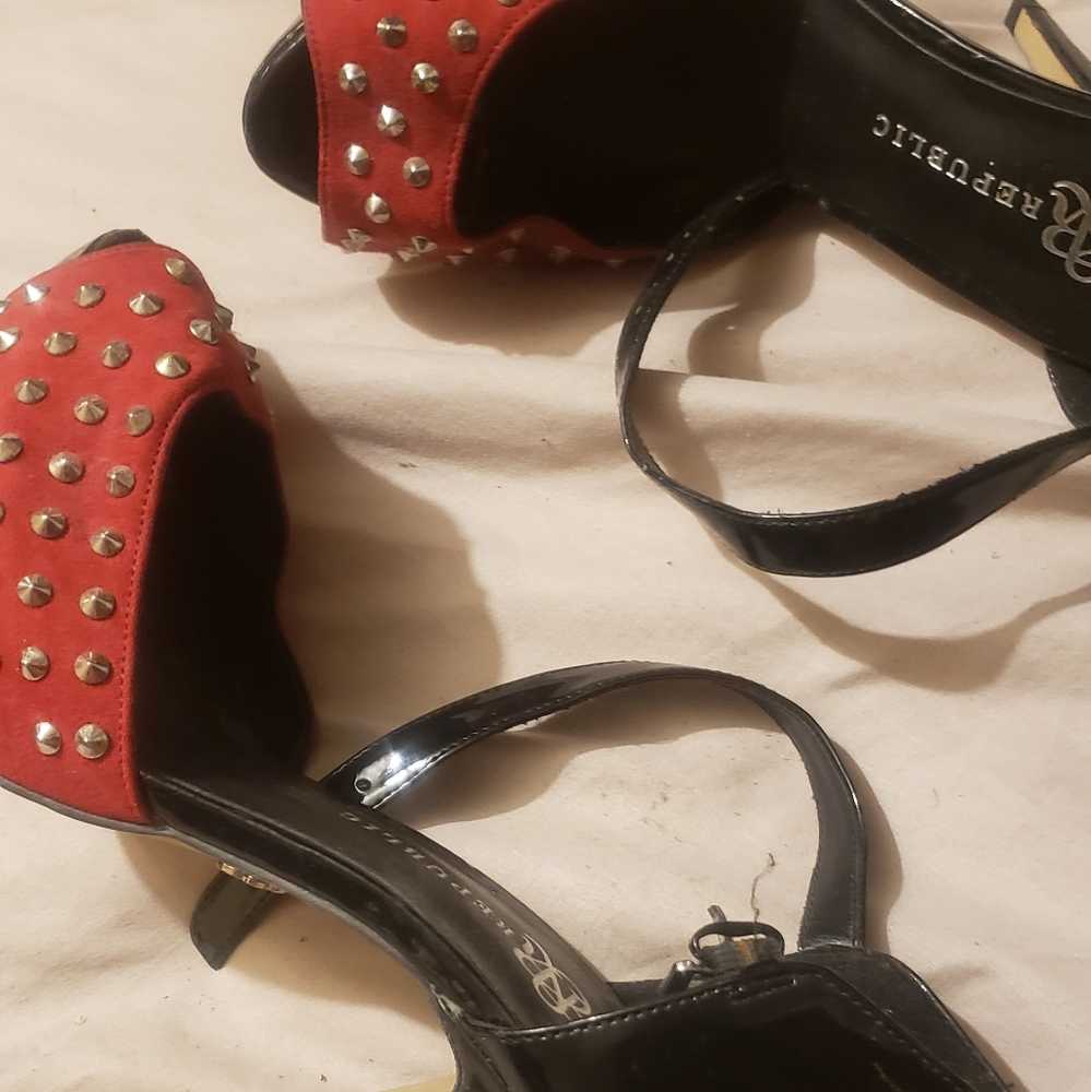 Shoes - Picture 4 of 5